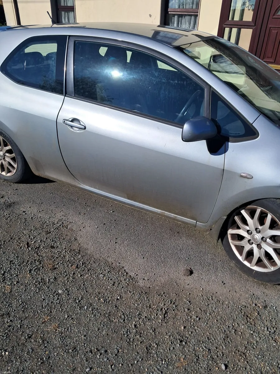 Toyota Auris 2009 - Image 4