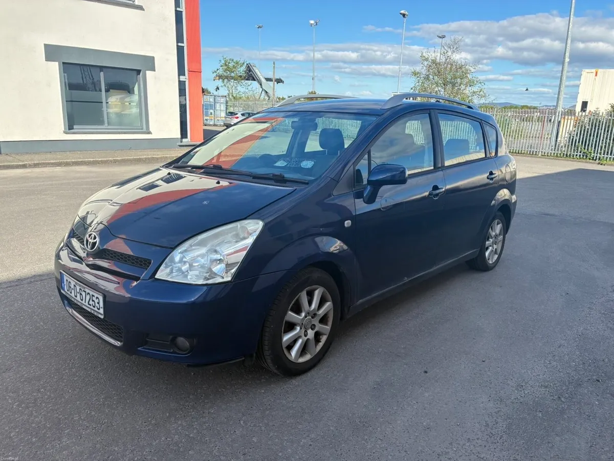 TOYOTA COROLLA VERSO 1.6 LUNA 7Seater - Image 3