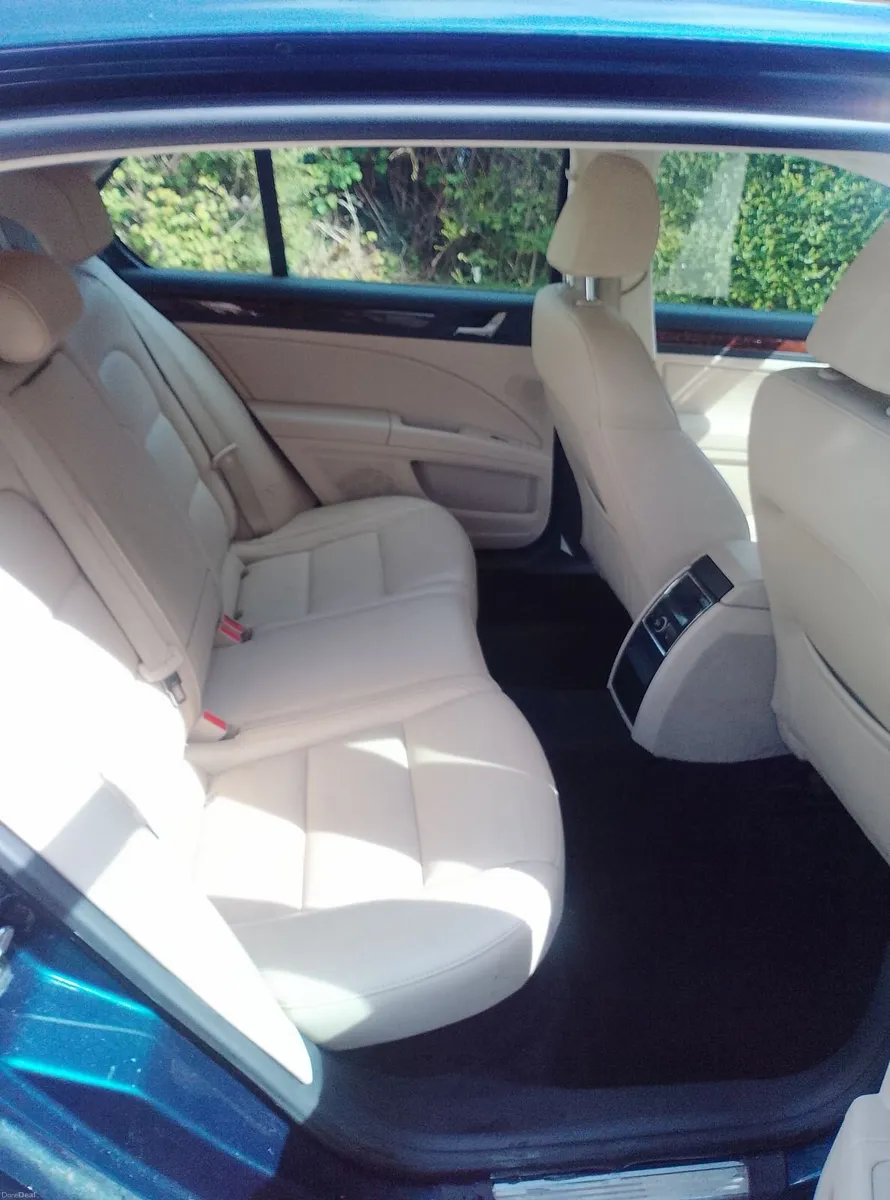 Skoda Superb 2015 - Image 1
