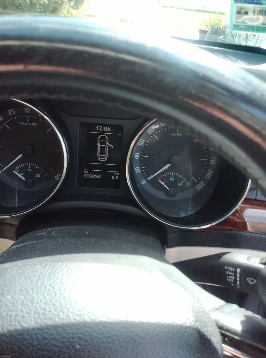 Skoda Superb 2015 - Image 4