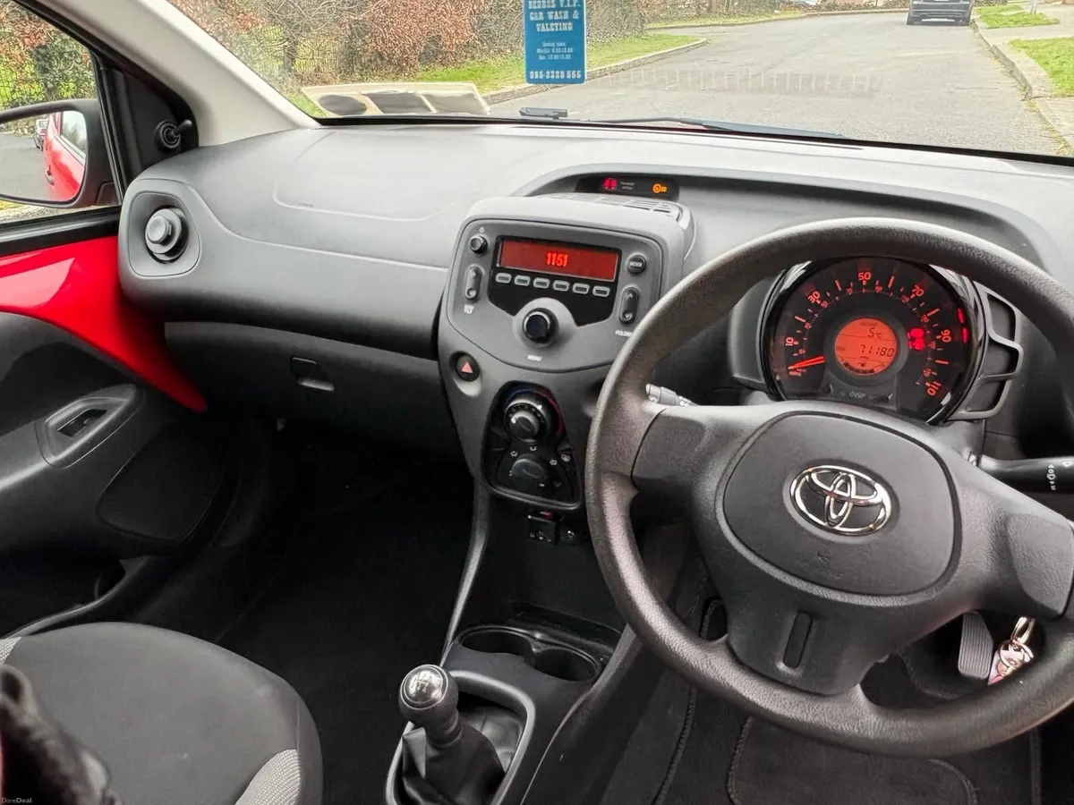 Toyota Aygo 2015 - Image 2