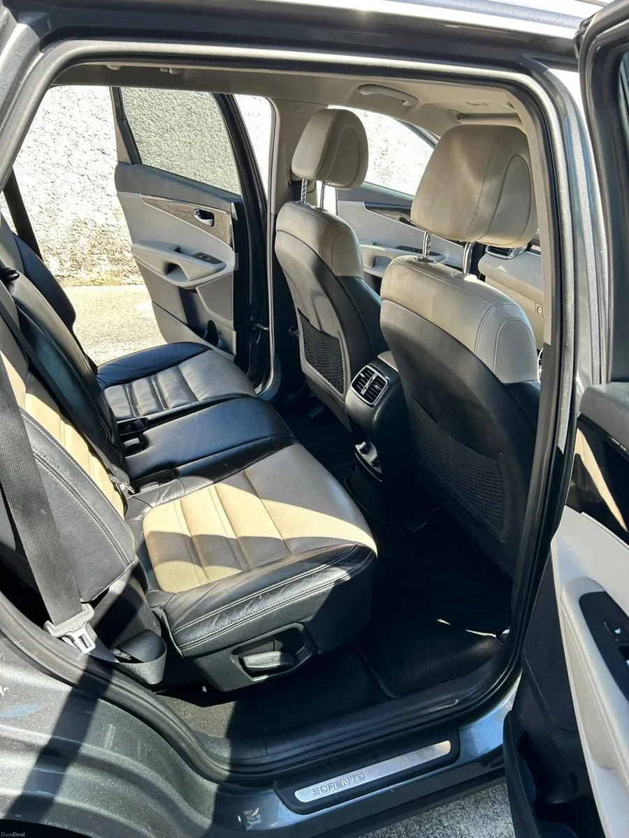 Kia Sorrento - Image 3