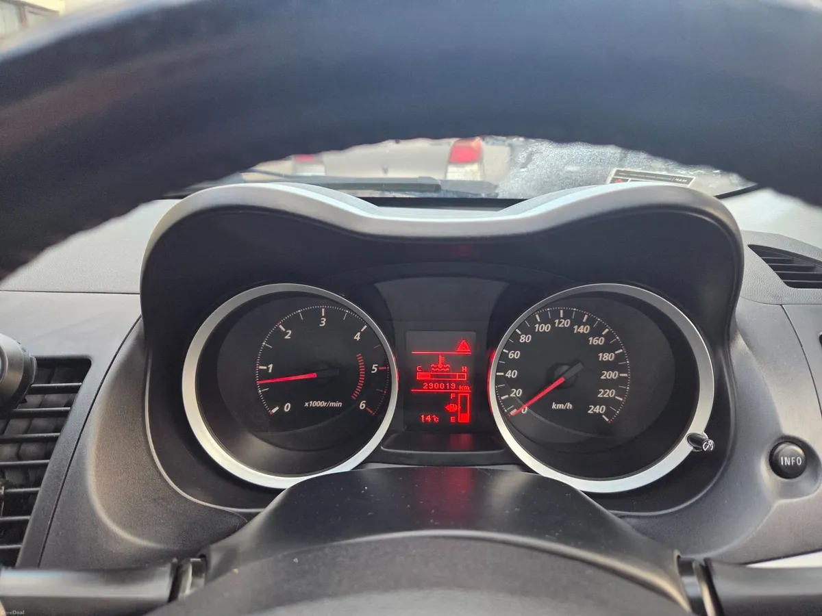 Mitsubishi Lancer 2011 - Image 6