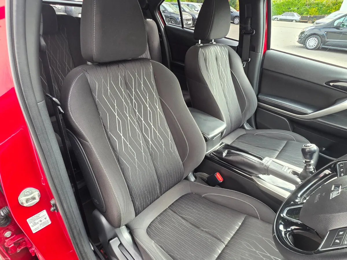 2021 Mitsubishi Eclipse Cross 1.5i INTENSE - Image 4