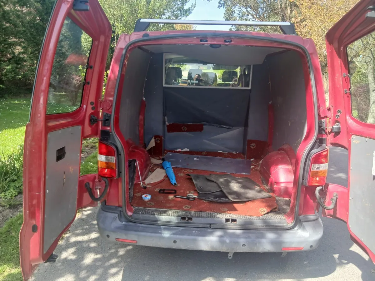 Volswagon Transporte 1.9 TDI 5 seats crew cab - Image 3