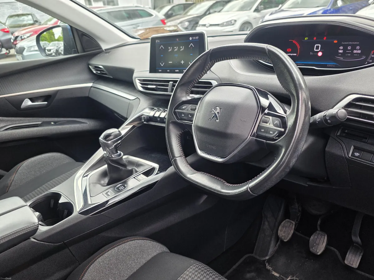 2021 Peugeot 5008 1.5 HDI ACTIVE // REVERSE CAMERA - Image 4