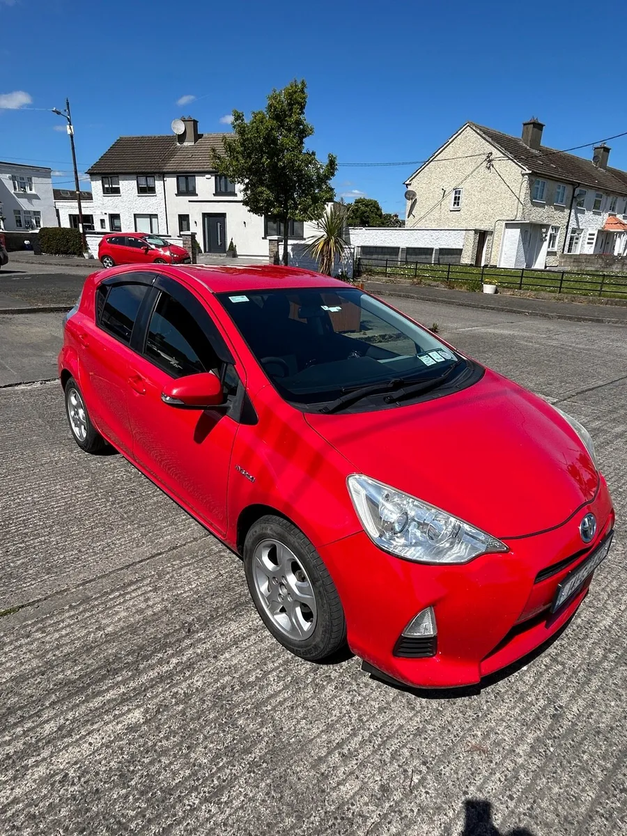 Toyota Aqua Hybrid 2014 - Image 2