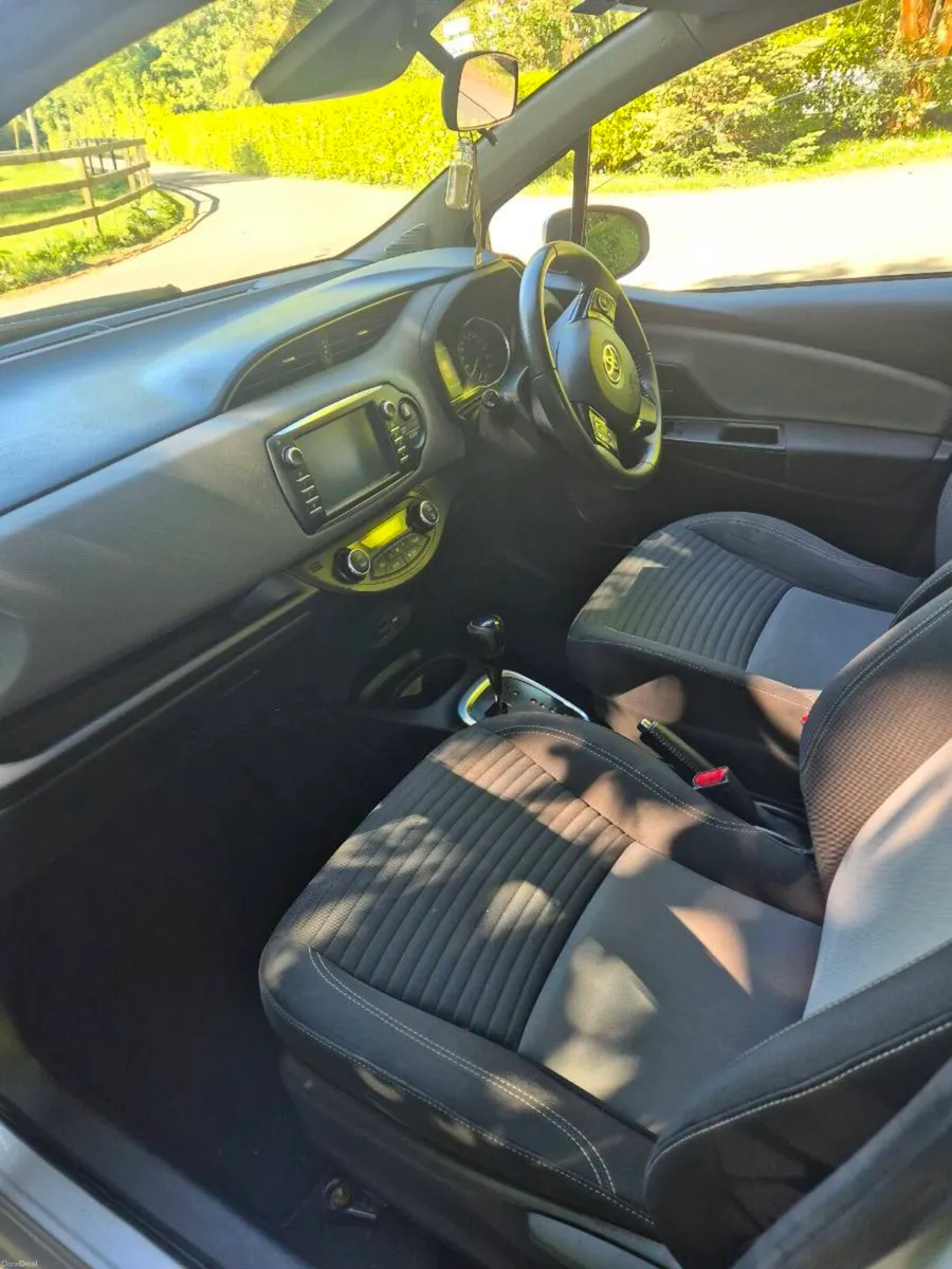 Car - Image 4