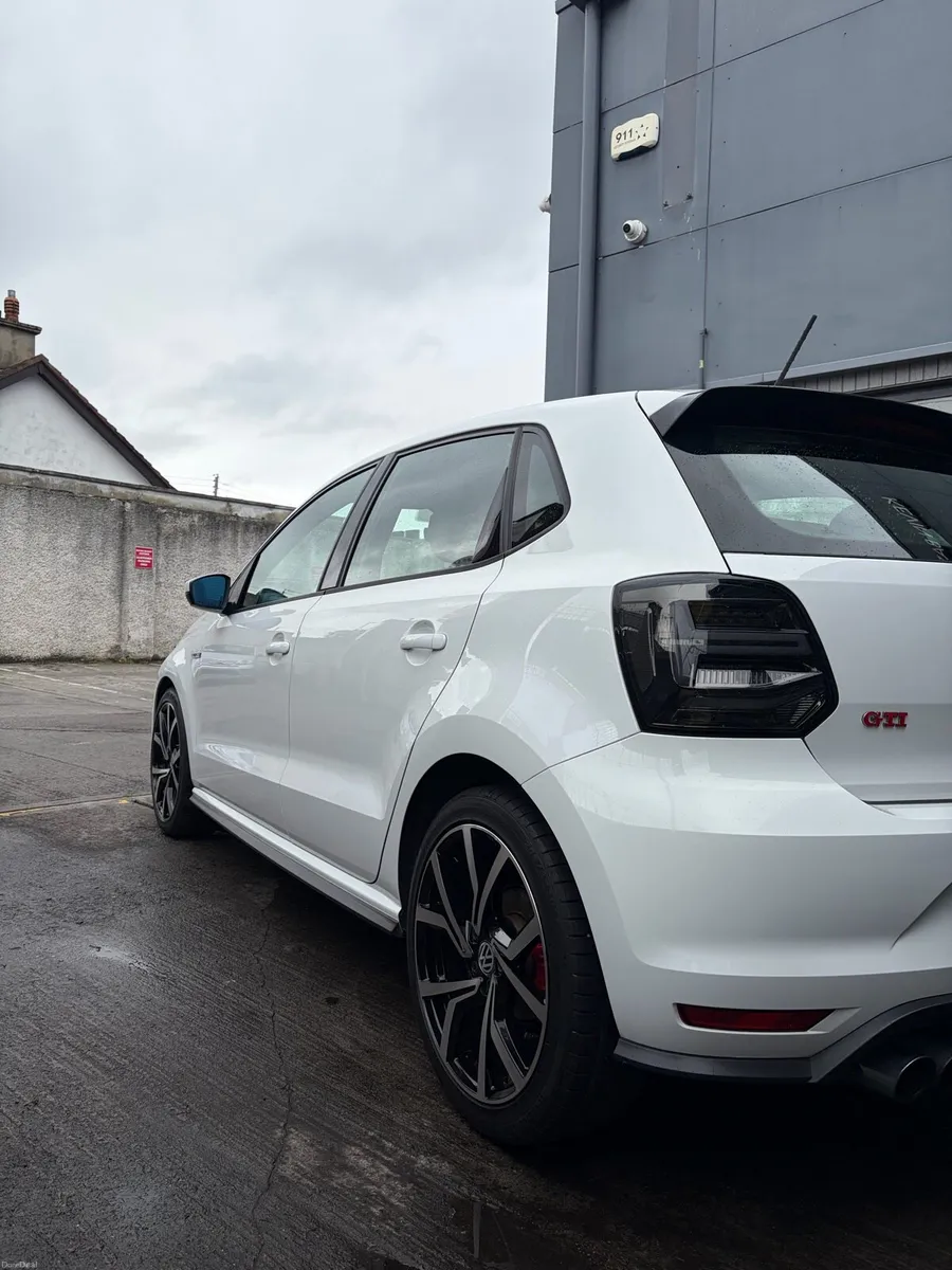 Volkswagen Polo GTI 1.8 DSG - Image 2