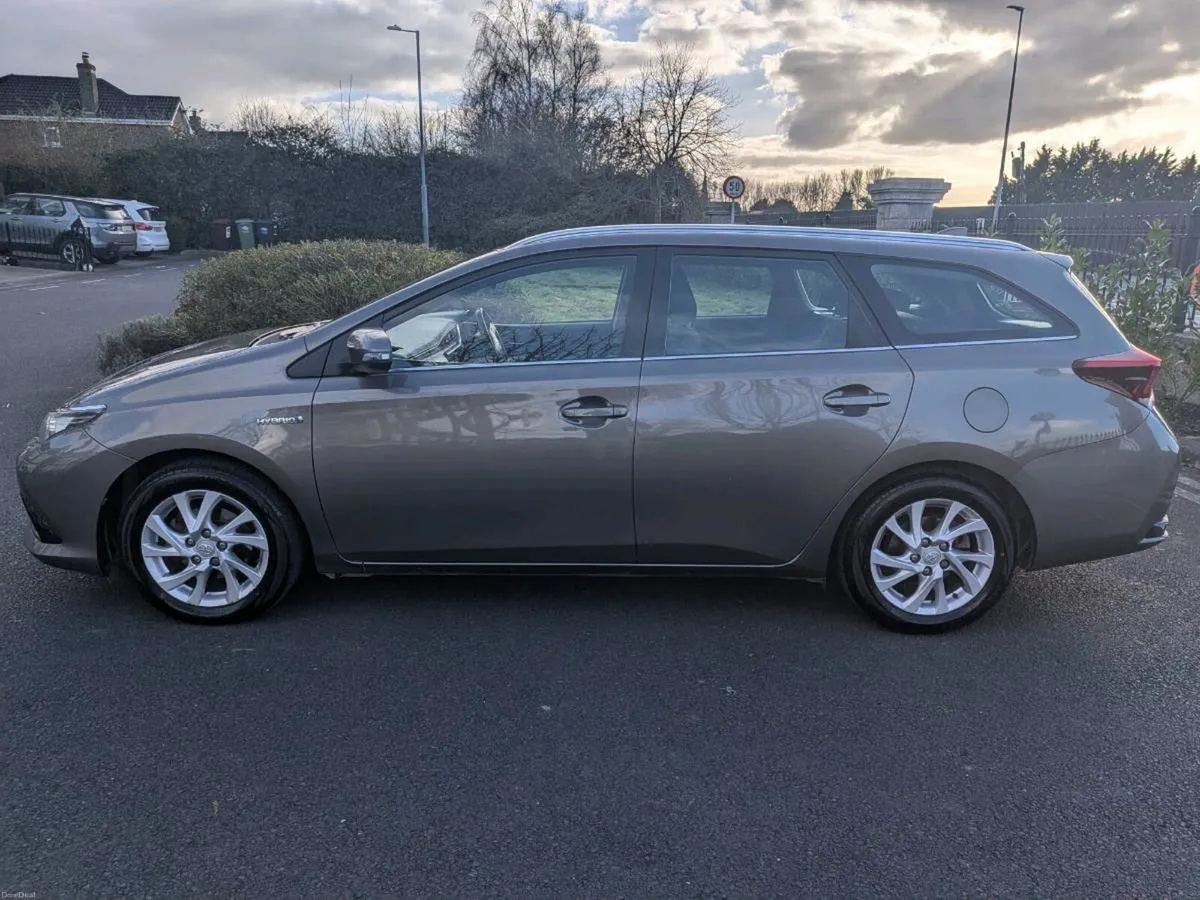 2017 Toyota Auris Touring Estate: Business-Ed - Image 4
