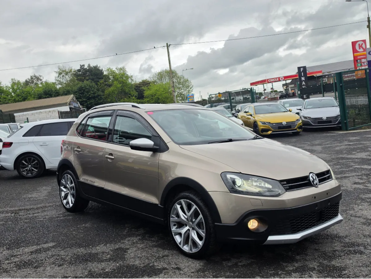 Volkswagen Polo 1.2 TSI AUTOMATIC - CROSS EDITION - Image 4