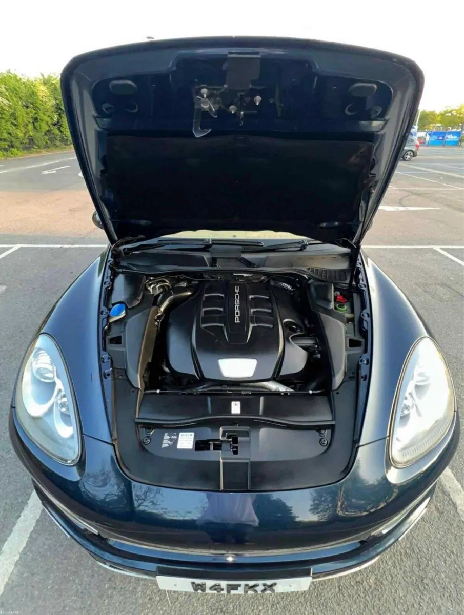 Porche Caynne - Image 1