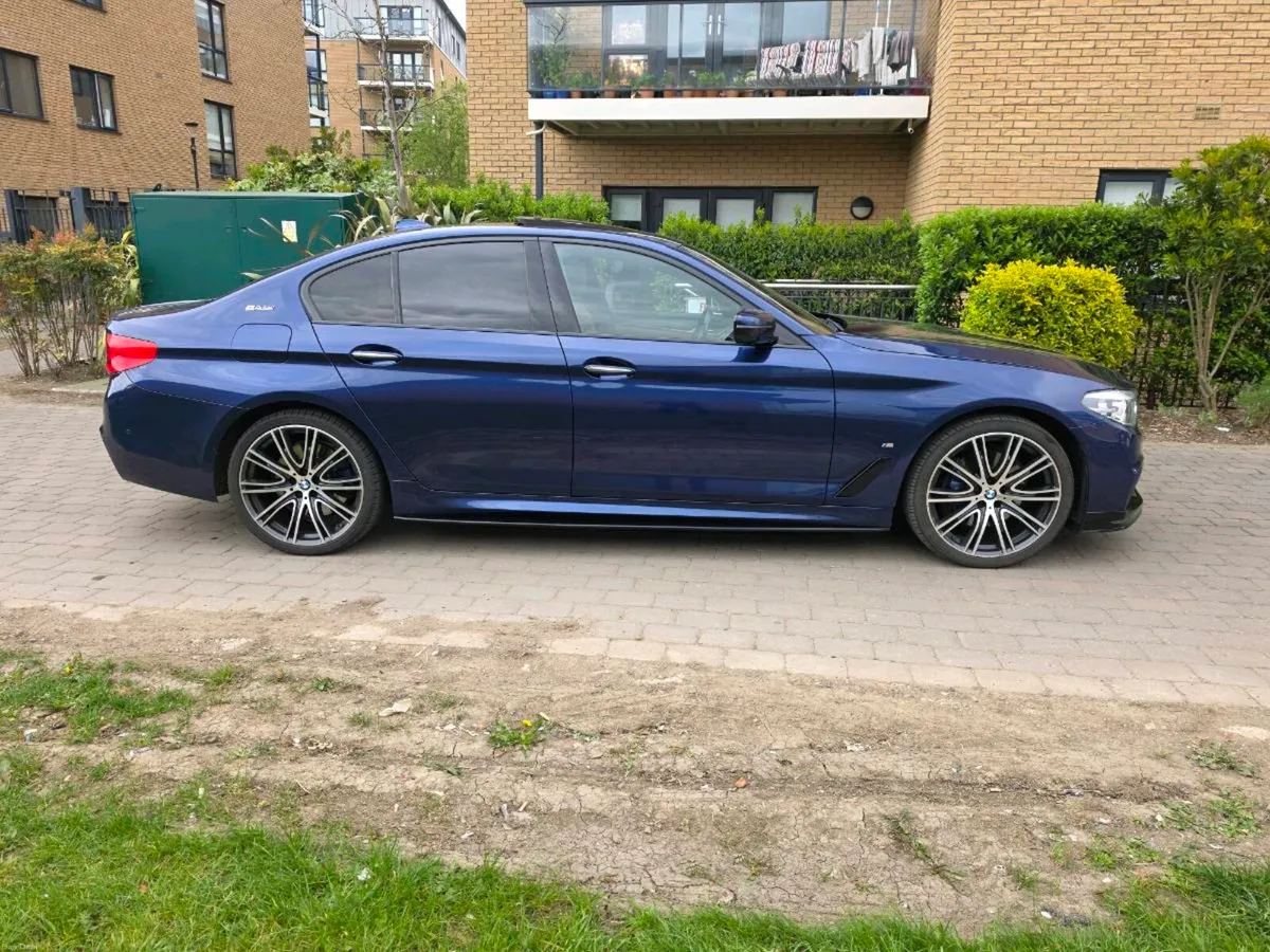 BMW G30 530e low mileage - Image 4