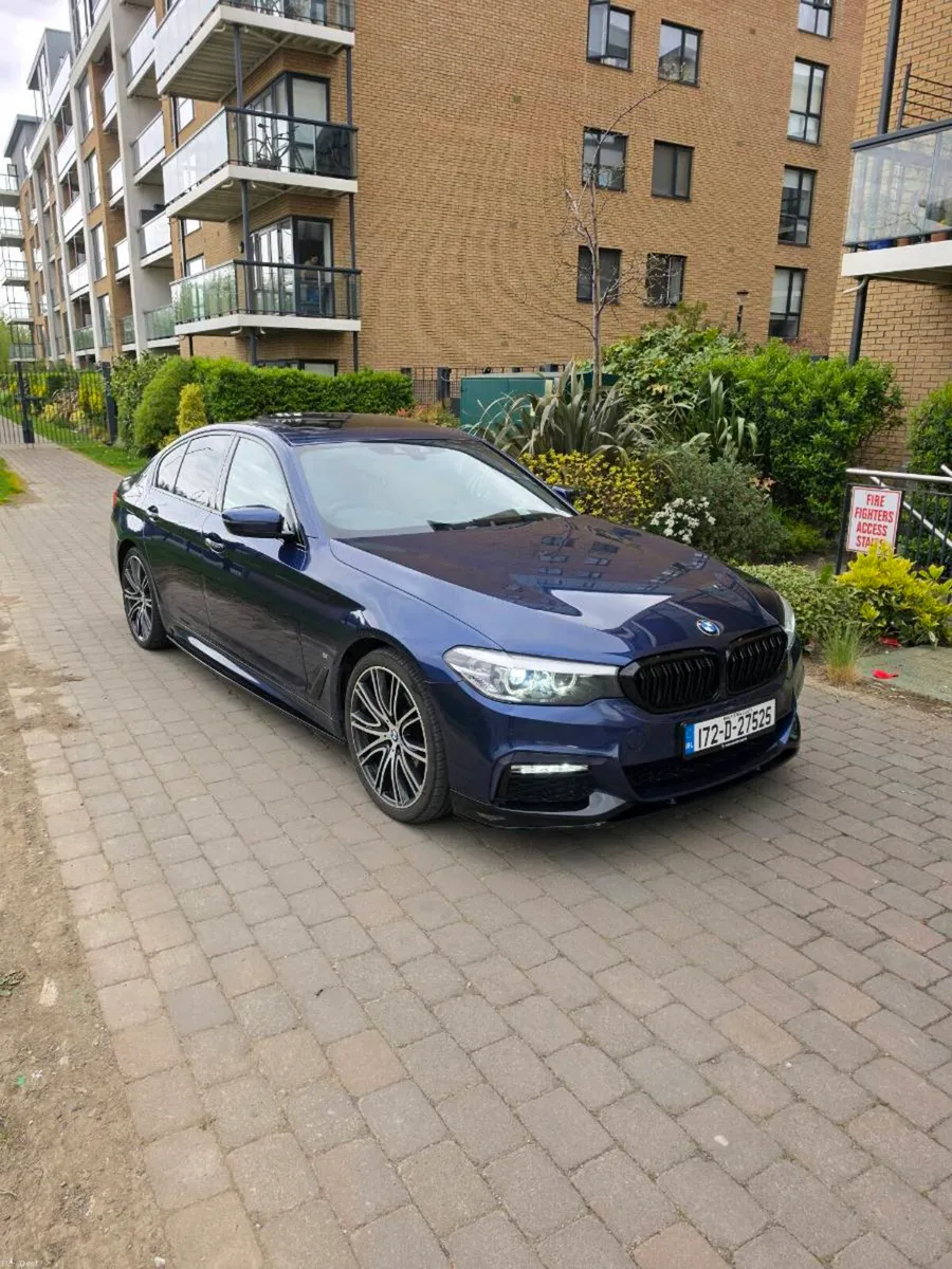 BMW G30 530e low mileage - Image 2