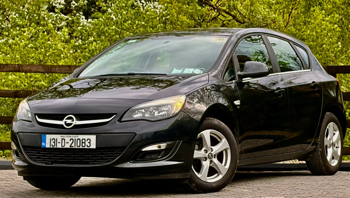 Opel Astra 2013 - Image 2