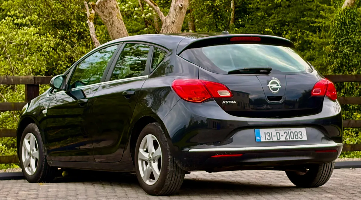 Opel Astra 2013 - Image 4