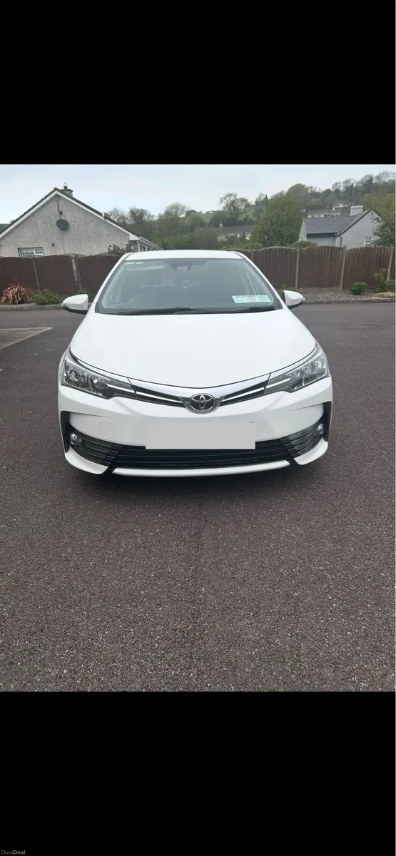 Toyota Corolla 2017 - Image 2