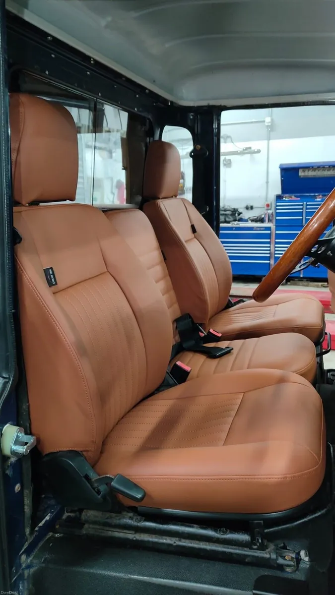 Land Rover Defender - Image 3