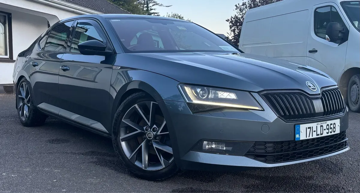 Skoda Superb 171 Sportline 2.0TDI Automatic 190BHP - Image 2