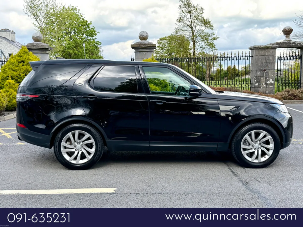 Land Rover Discovery 3.0 SDV6 300 BHP SE AUTO 2 SE - Image 2