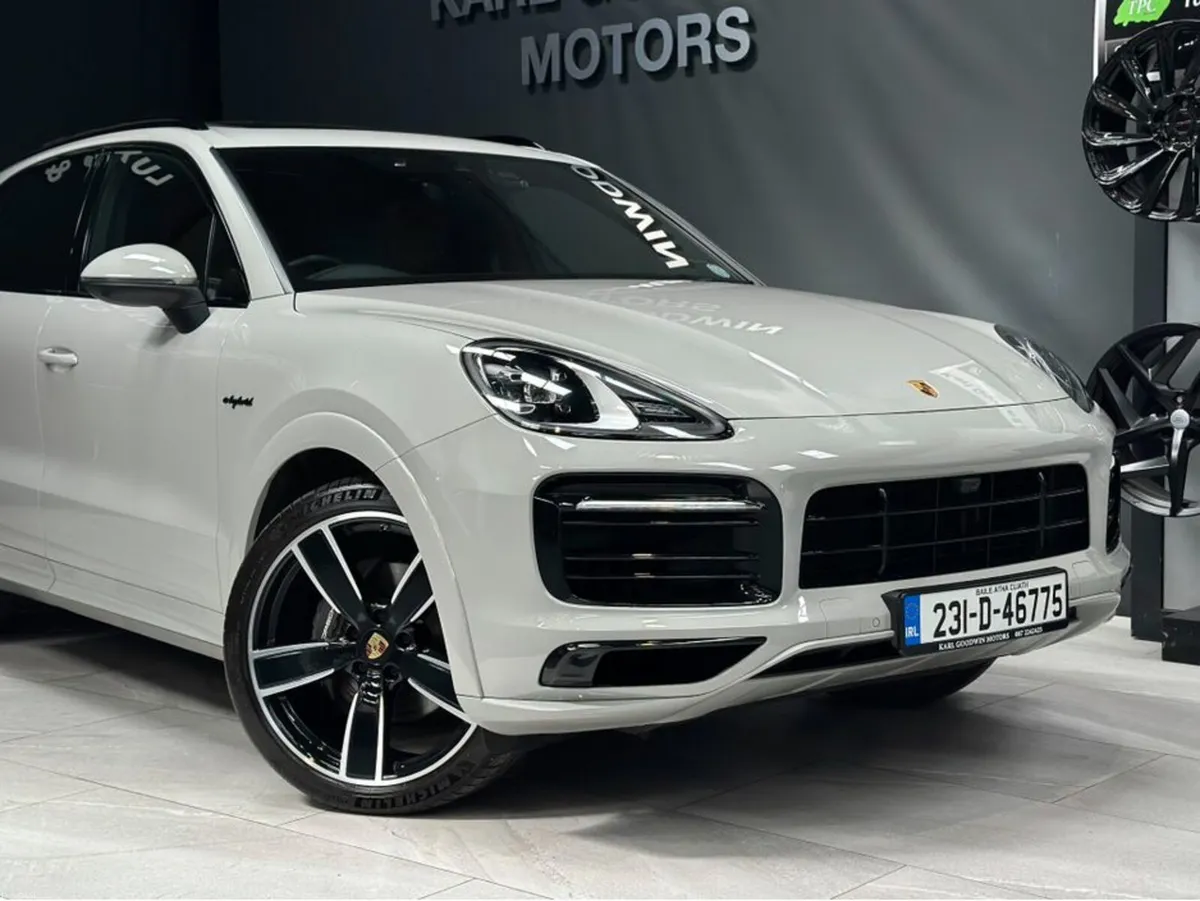 3.0 V6  PLATINUM EDITION - Image 2