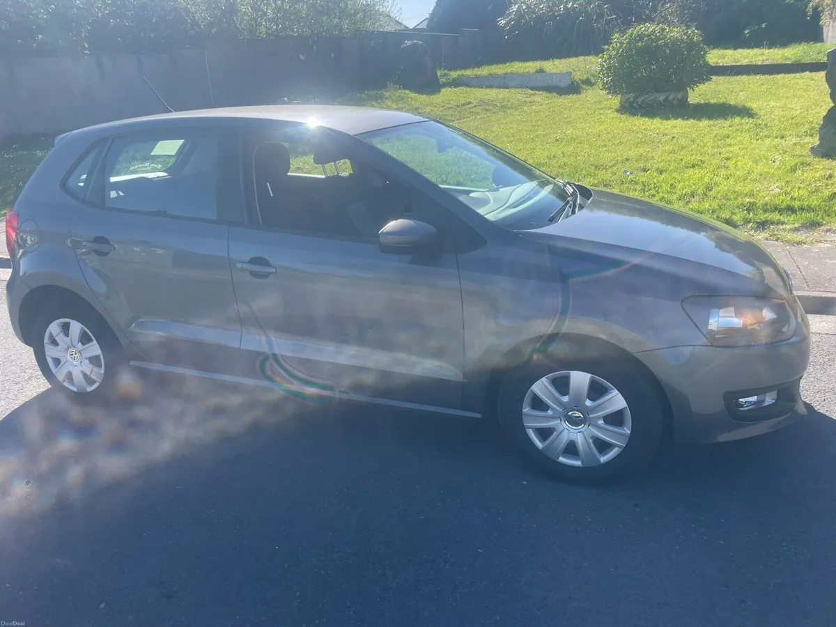 Volkswagen Polo 2010 - Image 2