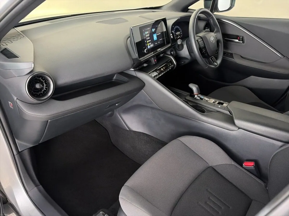 Toyota C-HR HYBRID SPORT - Image 6