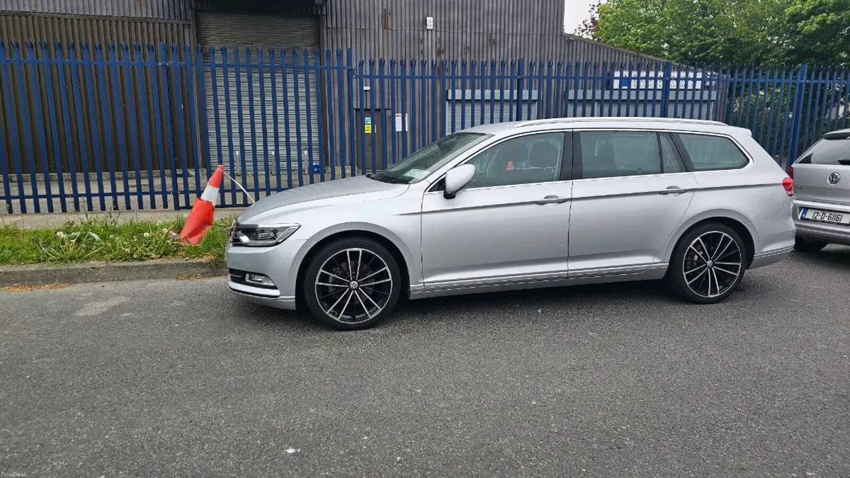 Car - Image 3