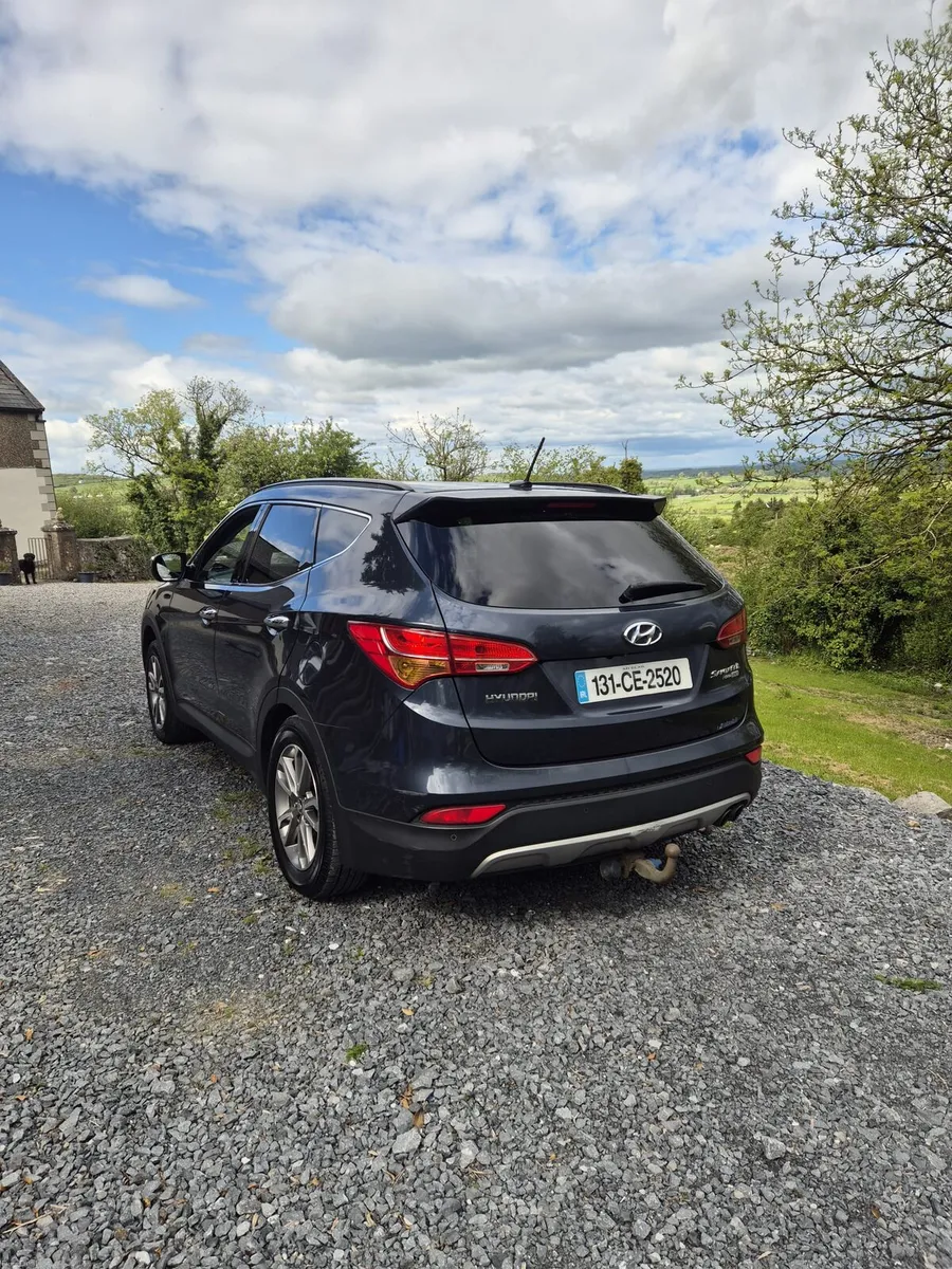 Hyundai Santa Fe. Executive Model. - Image 3
