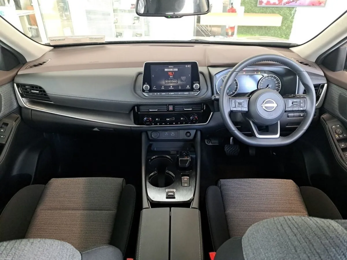 Nissan X-Trail E-POWER SV 5 Seater €4000 Scrappage - Image 2