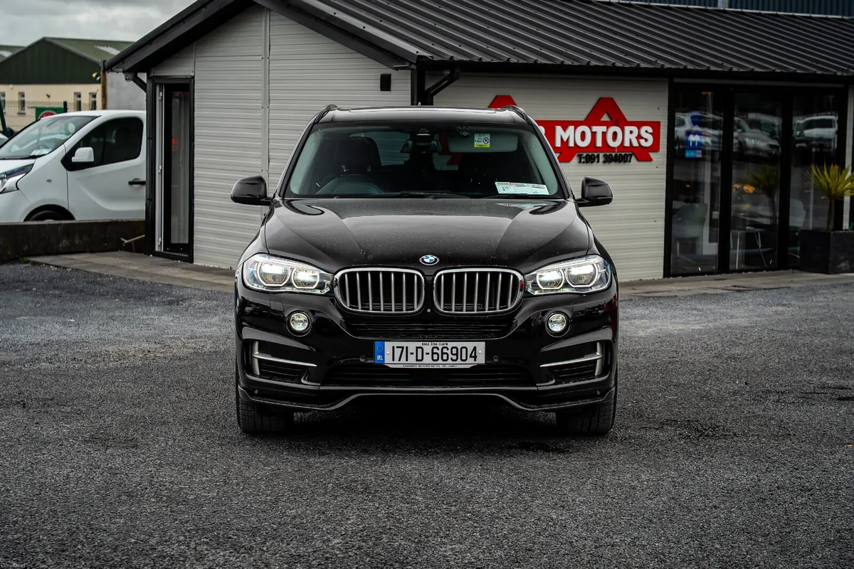 2017 BMW X5  40e Hybrid - Image 2