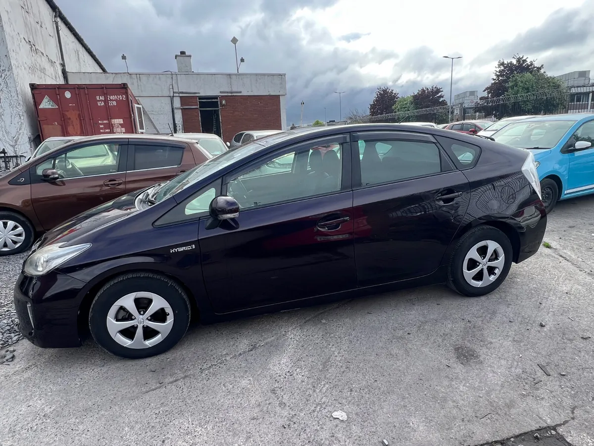 2013 Toyota Prius 1.8 Hybrid / only 101k km. - Image 4