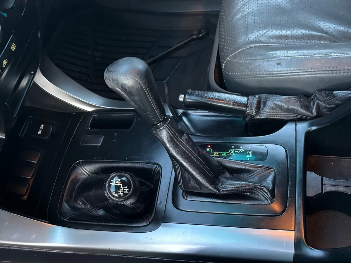 Toyota Land Cruiser - Image 3