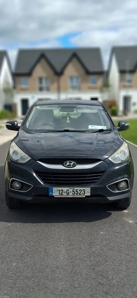 2012 Hyundai ix35 good condition!! - Image 1