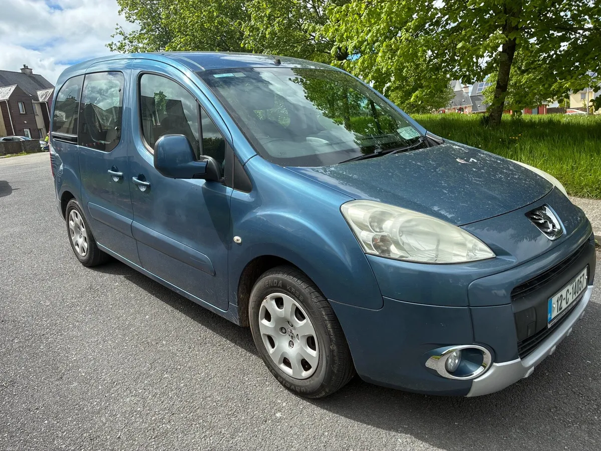 12 PEUGEOT PARTNER 1.6 WHEELCHAIR LOW MILAGE €4500 - Image 1