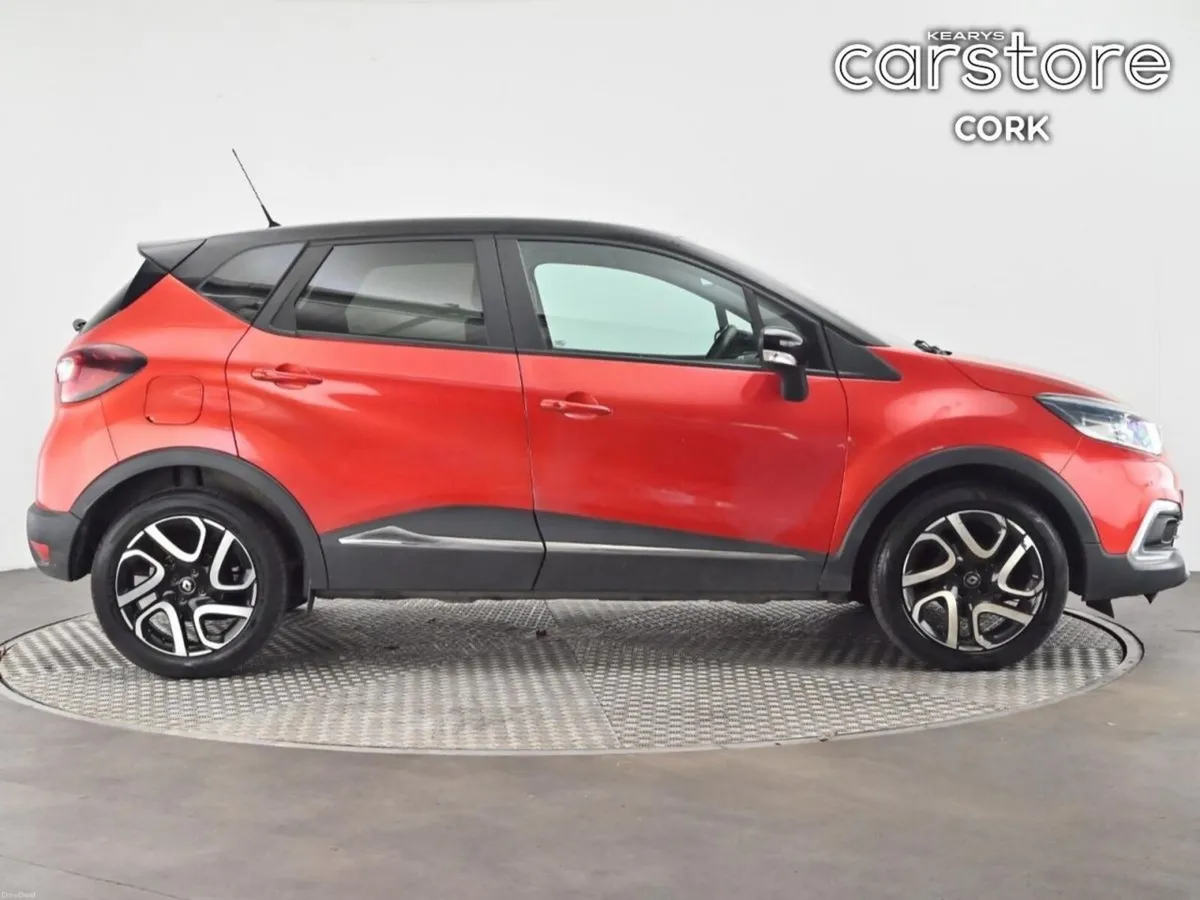 Renault Captur 0.9 TCe 90 ICONIC - Image 2