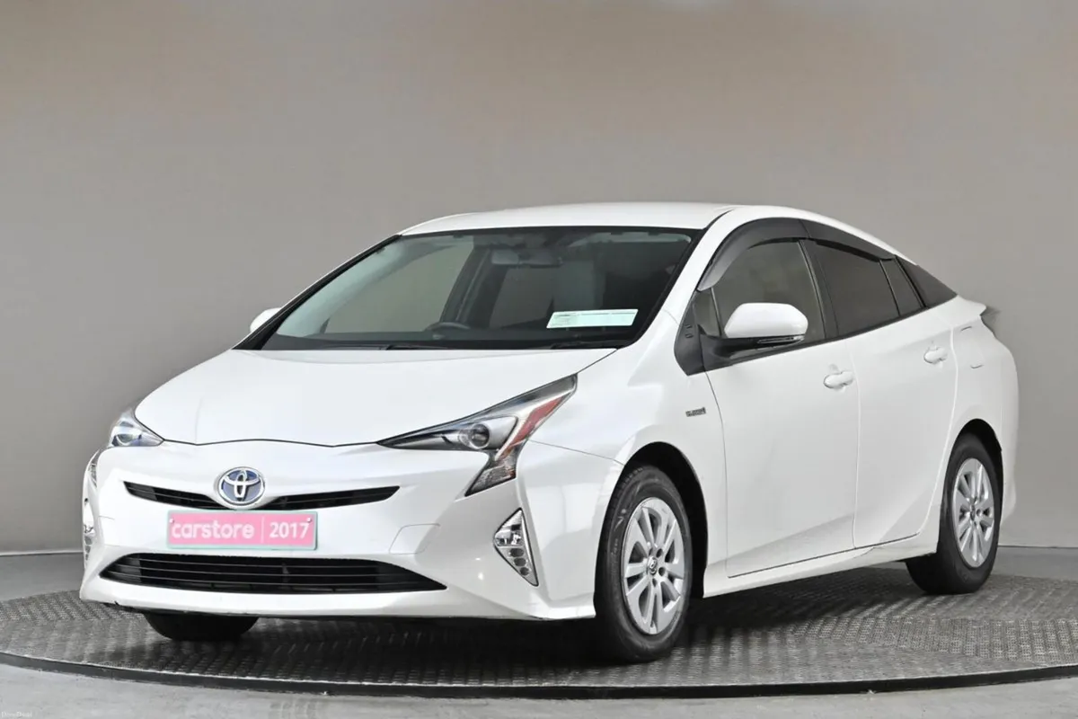 Toyota Prius 1.8 HYBRID **BI-TONE INTERIOR**REVERS - Image 3