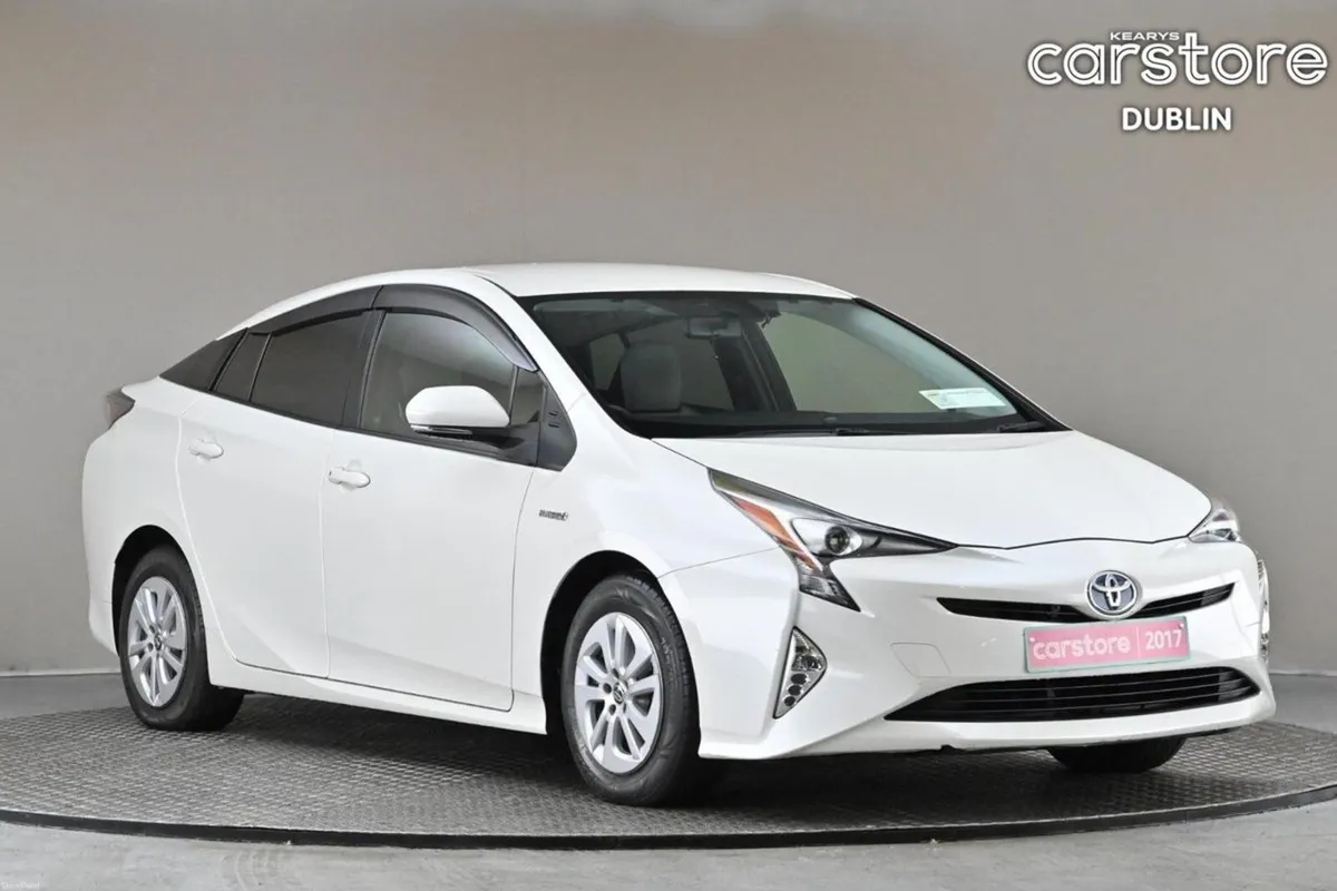 Toyota Prius 1.8 HYBRID **BI-TONE INTERIOR**REVERS - Image 1