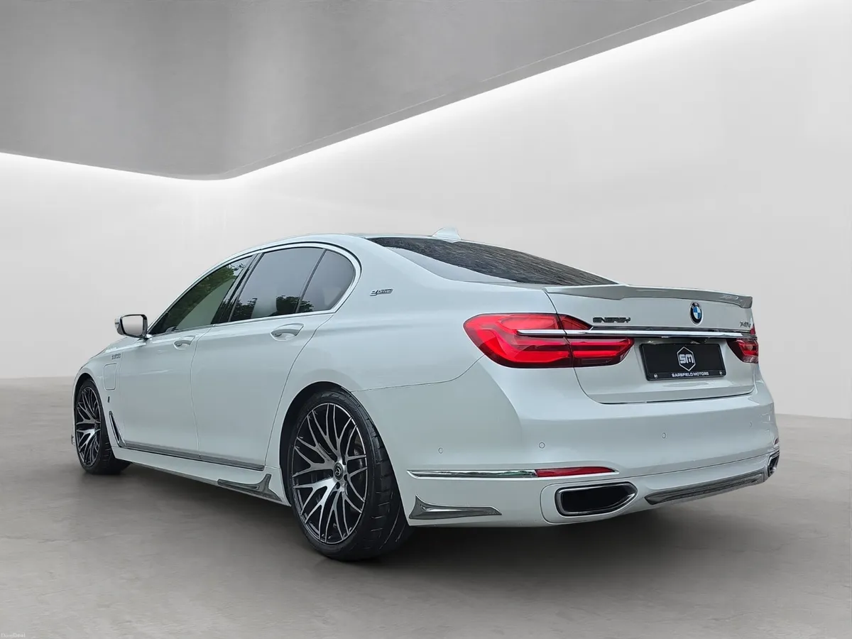 2017 BMW 740E M-SPORT AUTO. - Image 4
