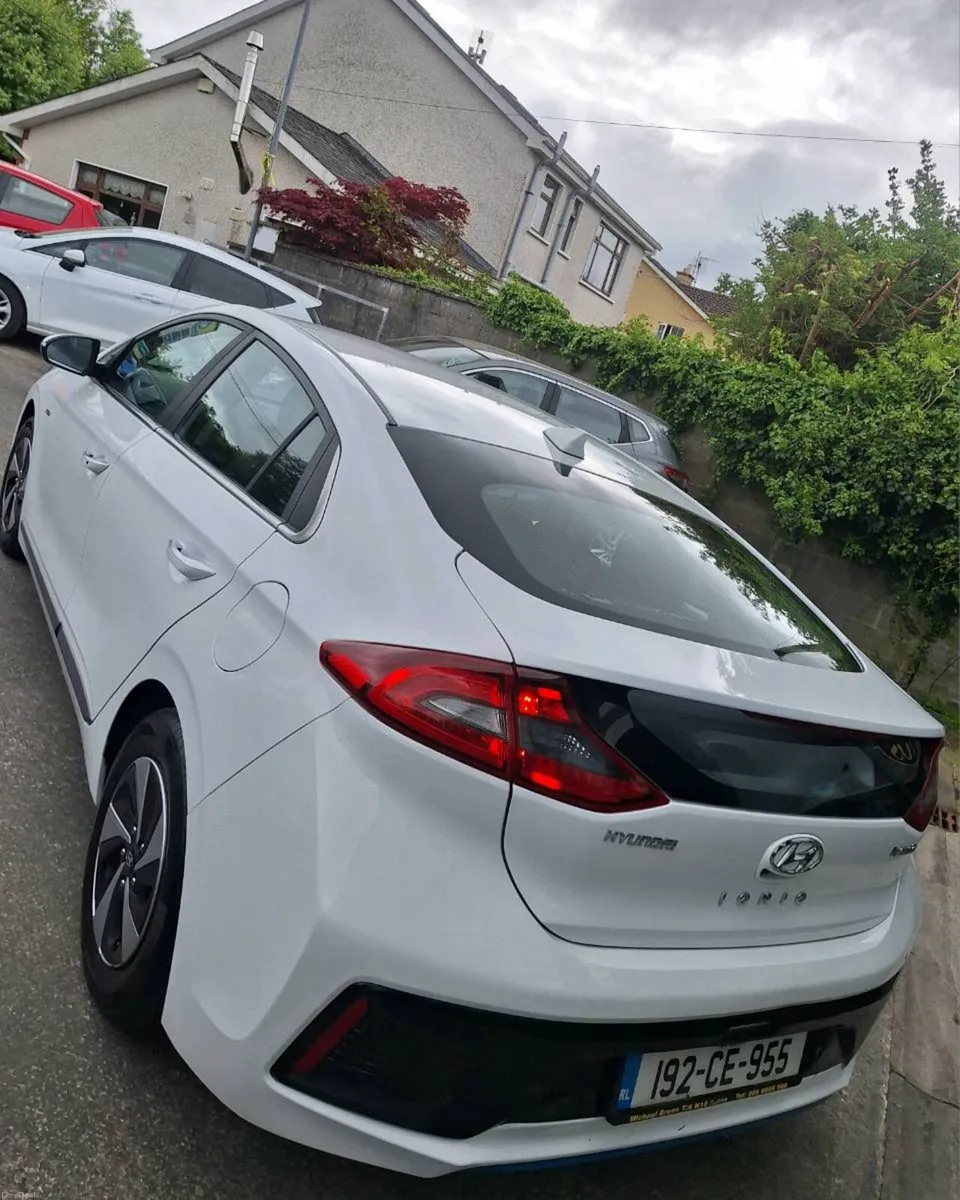 192 Hyundai Ioniq 1.6 Premium HEV NCT 2027 - Image 4