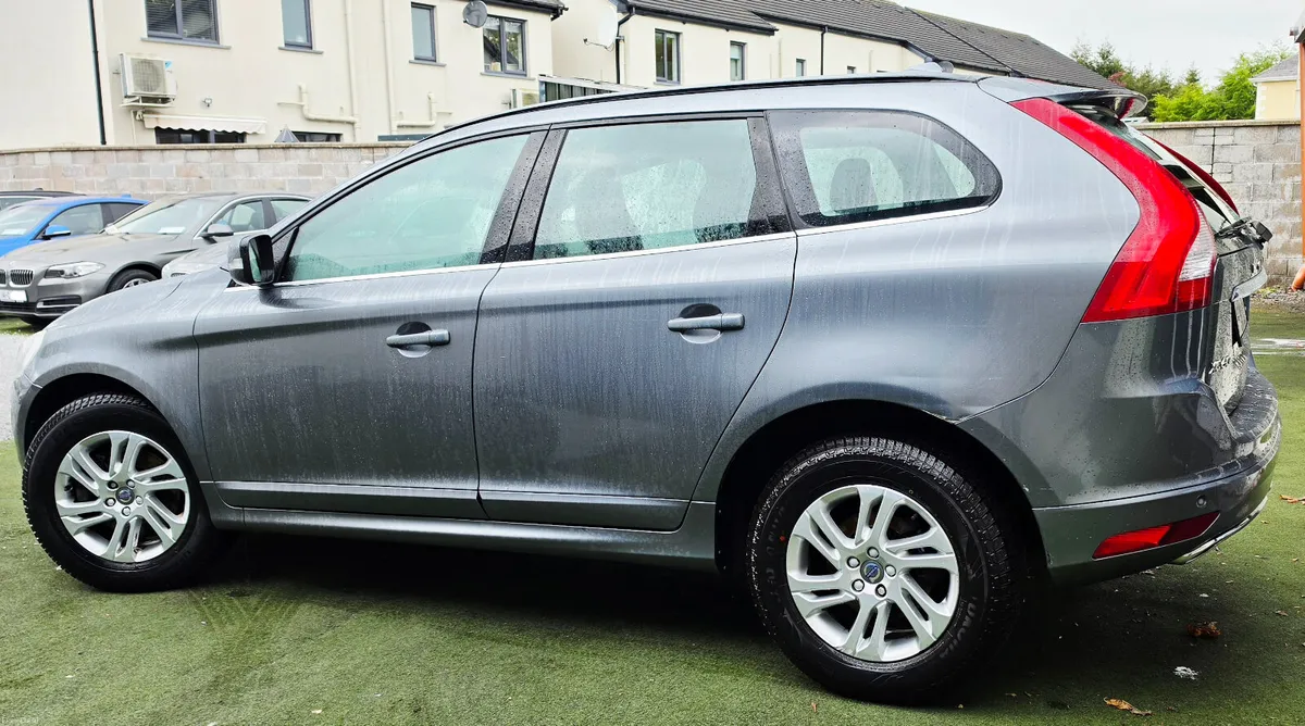 Volvo XC60 2.0TD D4 190BHP SAT NAV - Image 3