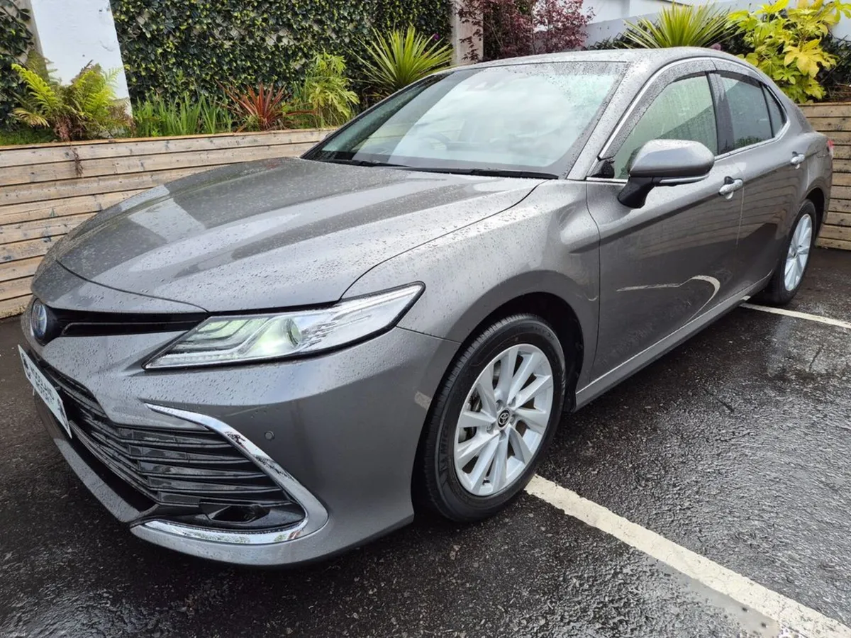 Toyota Camry 2.5 HYBIRD / G-PACK / LOW MILEAGE / T - Image 3
