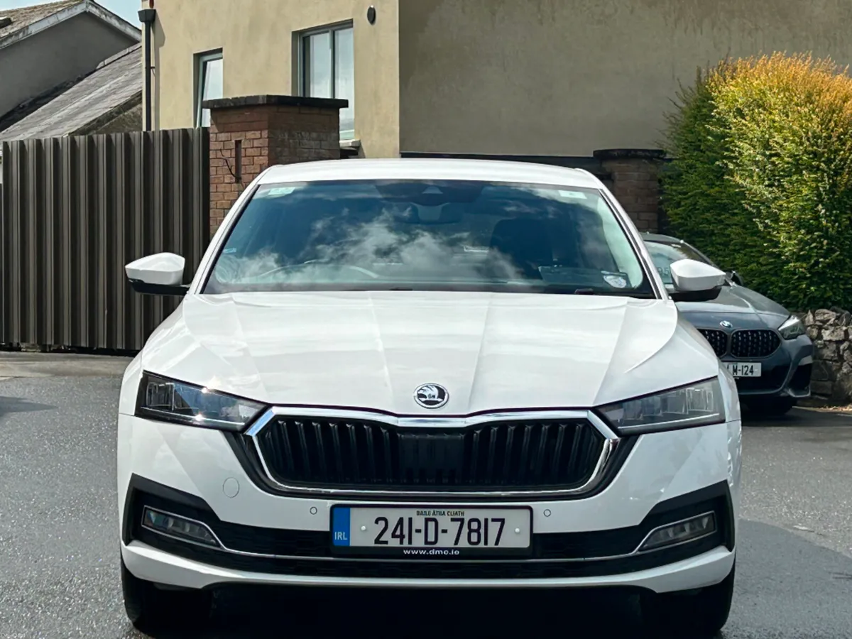 Skoda Octavia STYLE 2.0TDI 115BHP *LOW KMS* - Image 2
