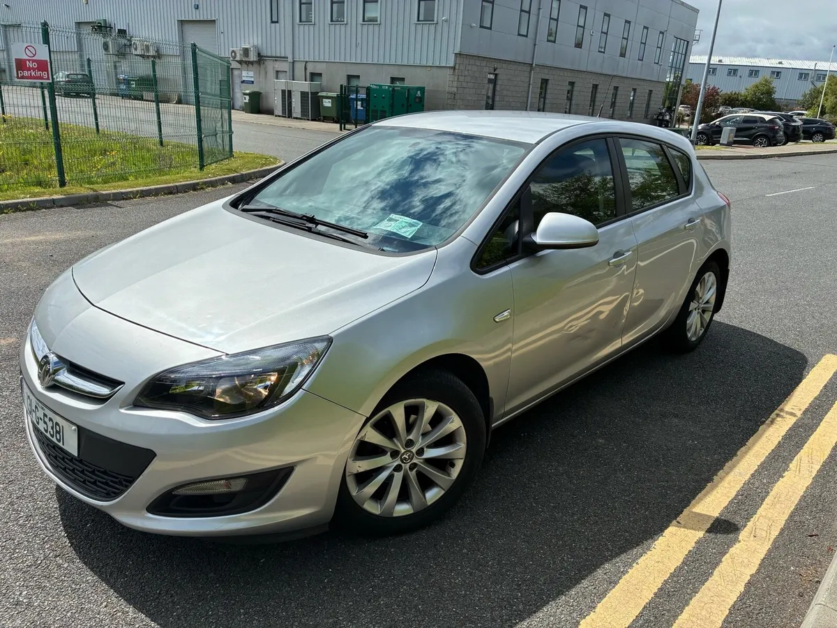 Opel Astra 1.4 petrol 2013 silver - Image 3