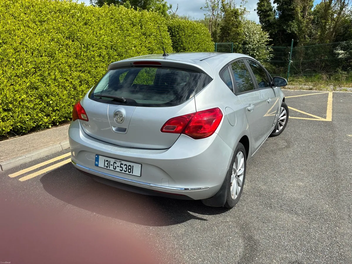 Opel Astra 1.4 petrol 2013 silver - Image 4