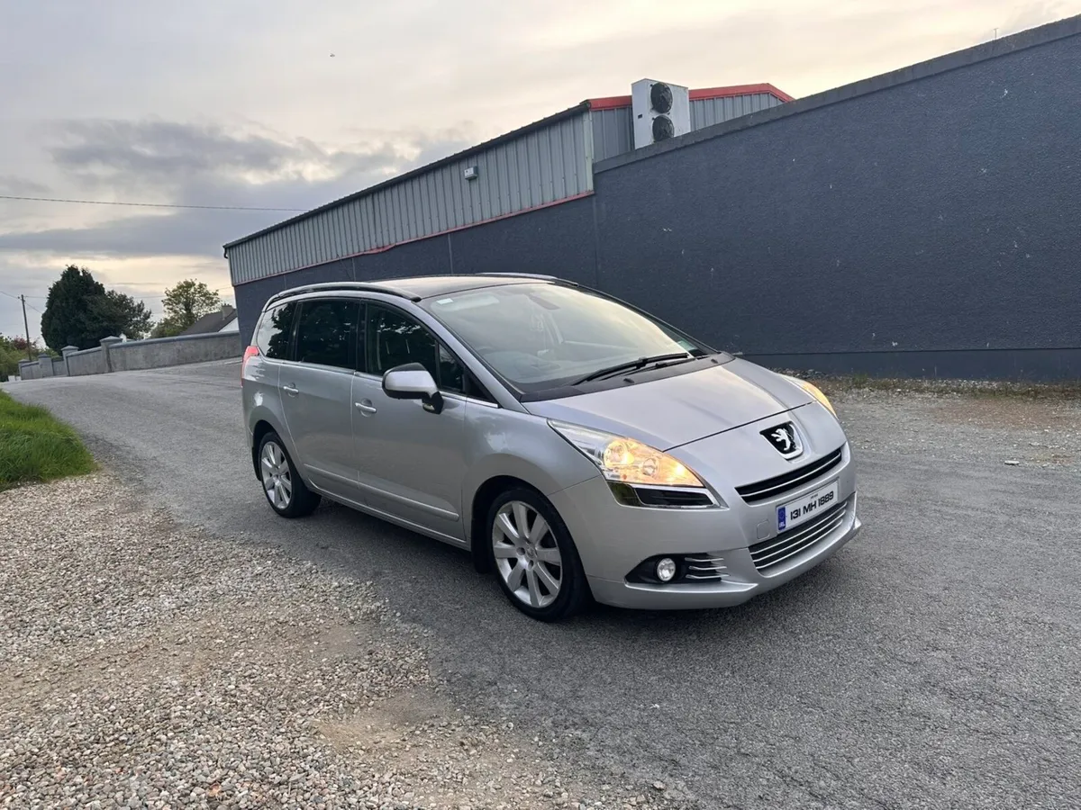 2013 Peugeot 5008 Allure - Image 1