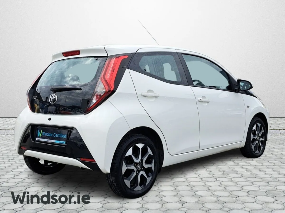 Toyota Aygo 1.0 VVT-i x-play - Image 2