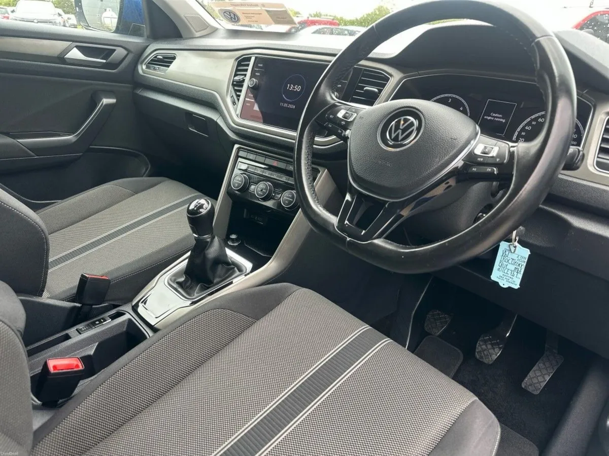 Volkswagen T-Roc DESIGN 2.0TDI 115HP MANUAL - Image 6