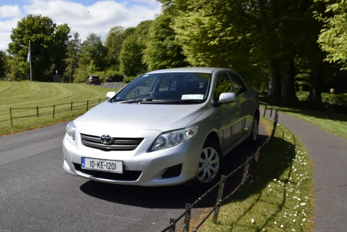 Toyota Corolla 2010 - Image 1