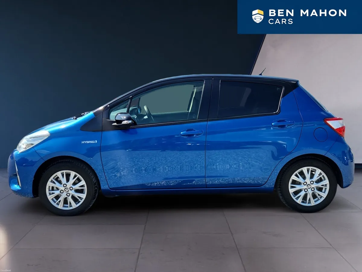 Toyota Yaris Hybrid 1.5 Automatic - Image 2